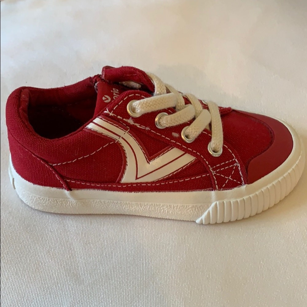 New Victoria Retro Boys Sneakers, Valentine’s Red!